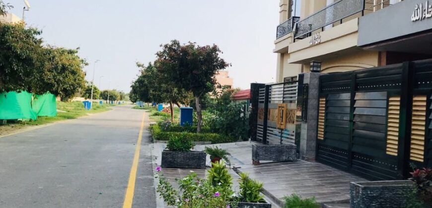 8 Marla House For Sale In D Block Bahria Orchard Lahore